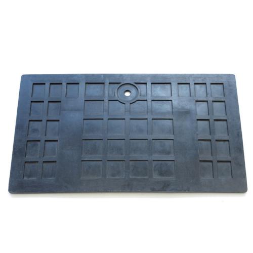 Manufacturers spot golf anti-swing practice mat
