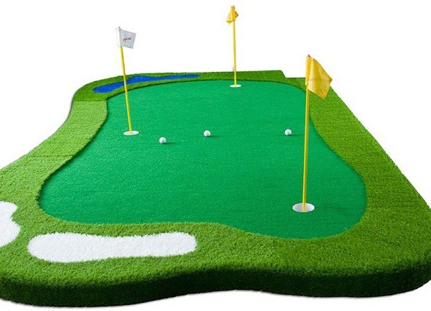 Insert Flagstick Putting Green: The Perfect Indoor Golf Putting Practice Solution